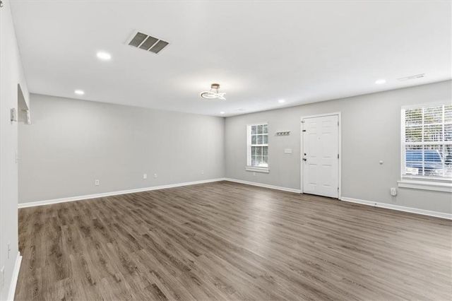 630 Streamside Drive, Roswell, GA 30076