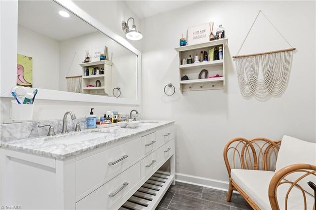 867 Brookleigh Court, Winston-salem, NC 27104