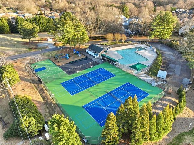 867 Brookleigh Court, Winston-salem, NC 27104