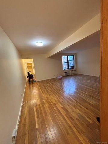 224-24 Union Turnpike 4J, Oakland Gardens, NY 11364