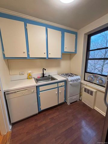 224-24 Union Turnpike 4J, Oakland Gardens, NY 11364