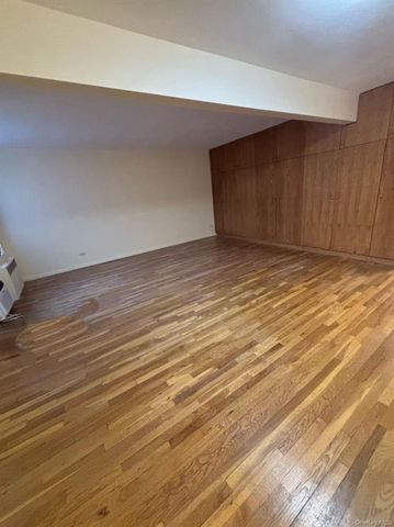 224-24 Union Turnpike 4J, Oakland Gardens, NY 11364