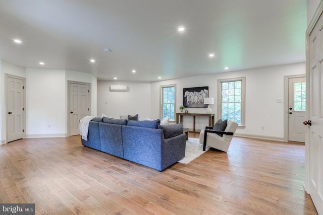1324 COLLEGE HILL DR, Cheyney, PA 19319