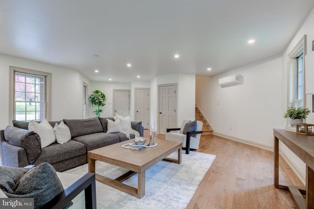 1324 COLLEGE HILL DR, Cheyney, PA 19319