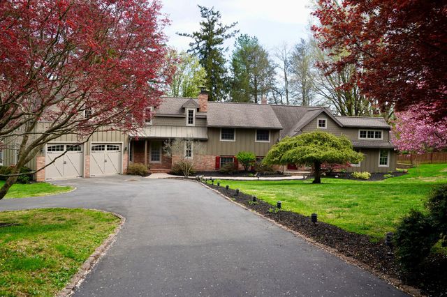 1324 COLLEGE HILL DR, Cheyney, PA 19319