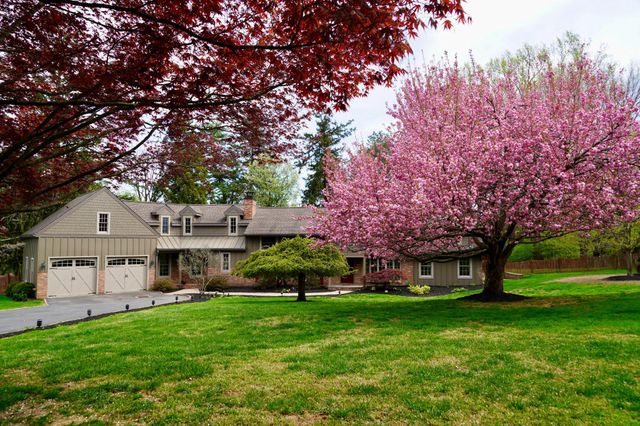1324 COLLEGE HILL DR, Cheyney, PA 19319