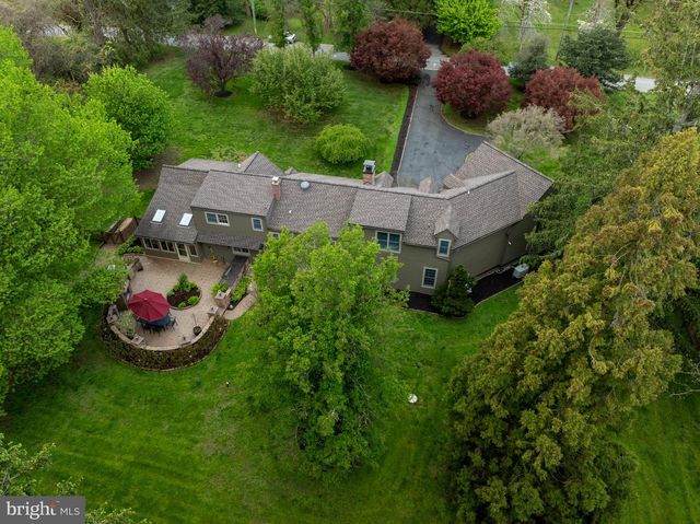 1324 COLLEGE HILL DR, Cheyney, PA 19319