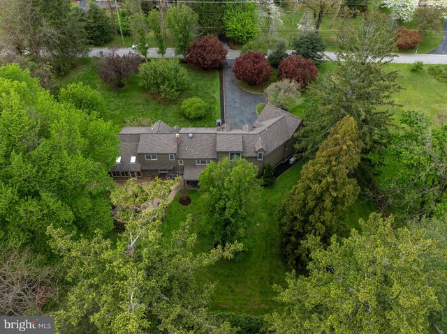 1324 COLLEGE HILL DR, Cheyney, PA 19319
