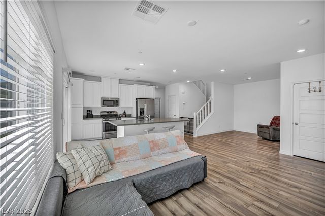 7222 North Decatur Boulevard 5, Las Vegas, NV 89131