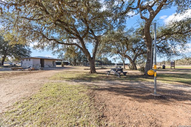 1218 Powder Ridge Rd, New Braunfels, TX 78132