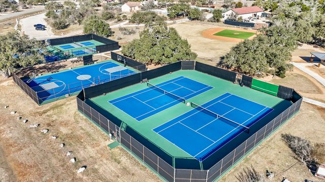 1218 Powder Ridge Rd, New Braunfels, TX 78132