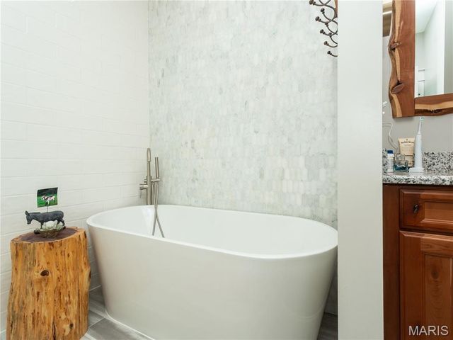 7614 Lakemont Drive, Hillsboro, MO 63050