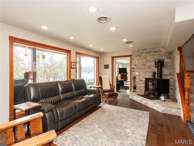 7614 Lakemont Drive, Hillsboro, MO 63050