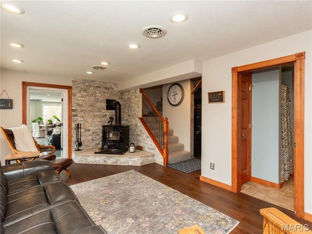 7614 Lakemont Drive, Hillsboro, MO 63050