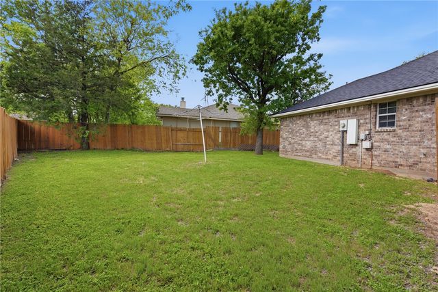 1400 Prairie Drive, Bryan, TX 77802