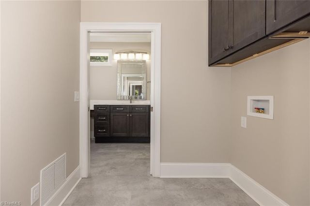 153 Turtle Bay Court, Winston-salem, NC 27107