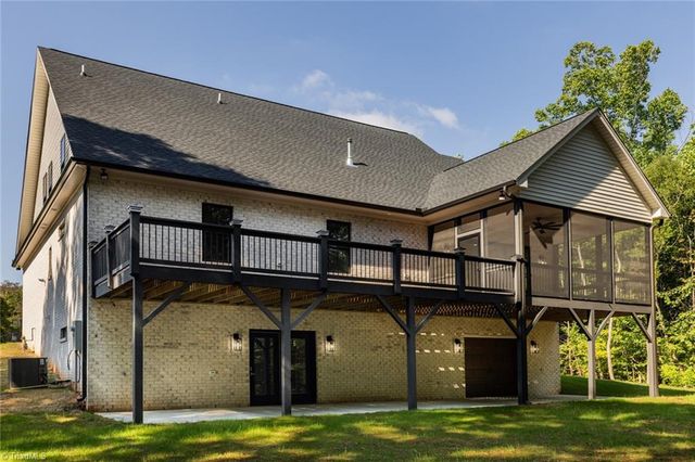 153 Turtle Bay Court, Winston-salem, NC 27107