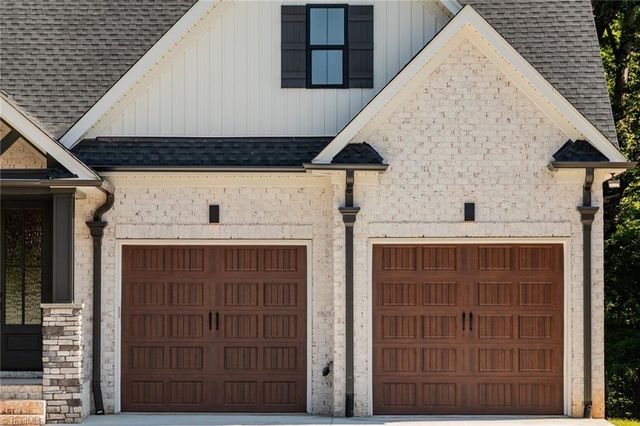 153 Turtle Bay Court, Winston-salem, NC 27107