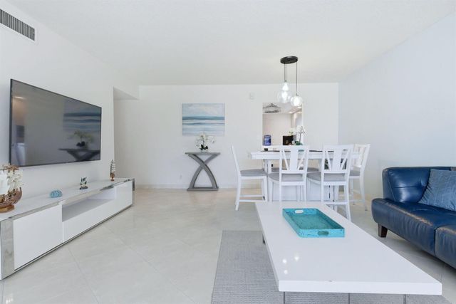 1057 Hillsboro 214, Hillsboro Beach, FL 33062