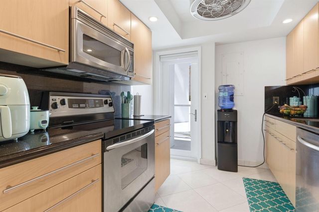 1057 Hillsboro 214, Hillsboro Beach, FL 33062
