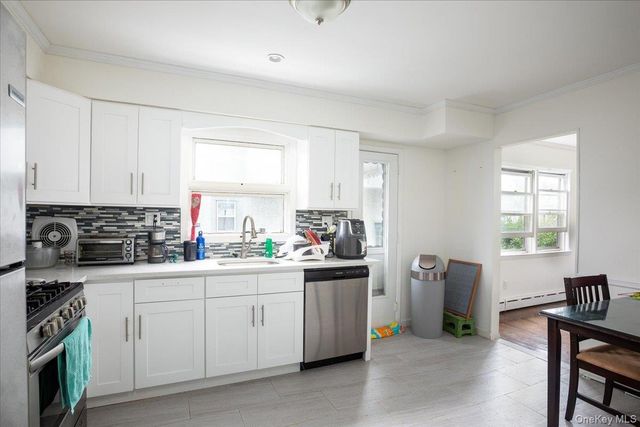 525 E Beech Street 1st Fl, Long Beach, NY 11561