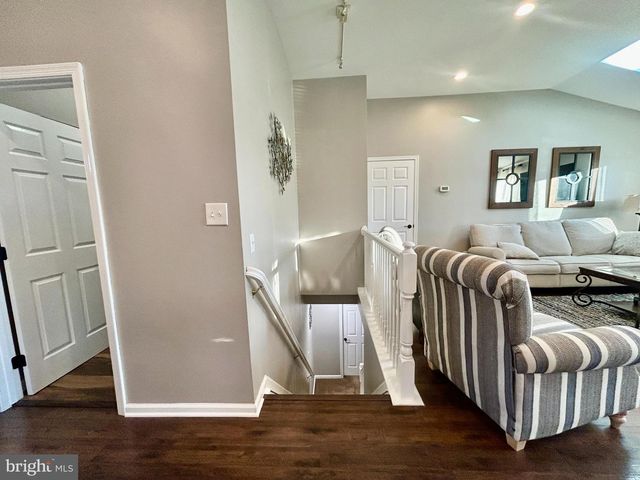 2 TEAKWOOD LN, Sicklerville, NJ 08081