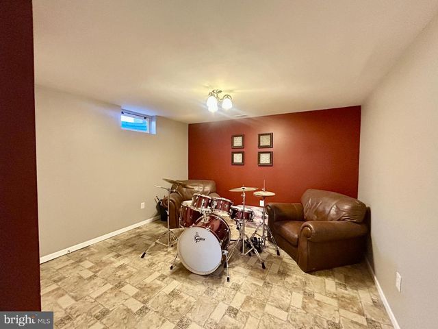 2 TEAKWOOD LN, Sicklerville, NJ 08081