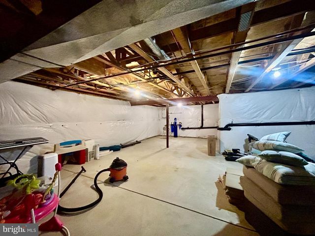 2 TEAKWOOD LN, Sicklerville, NJ 08081