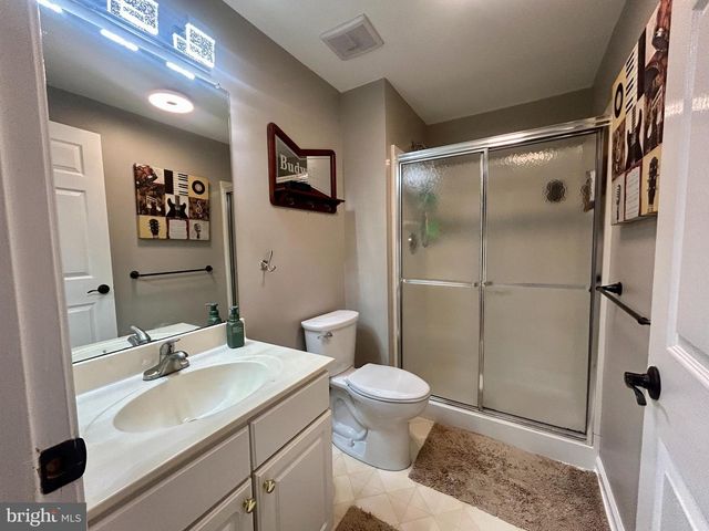 2 TEAKWOOD LN, Sicklerville, NJ 08081