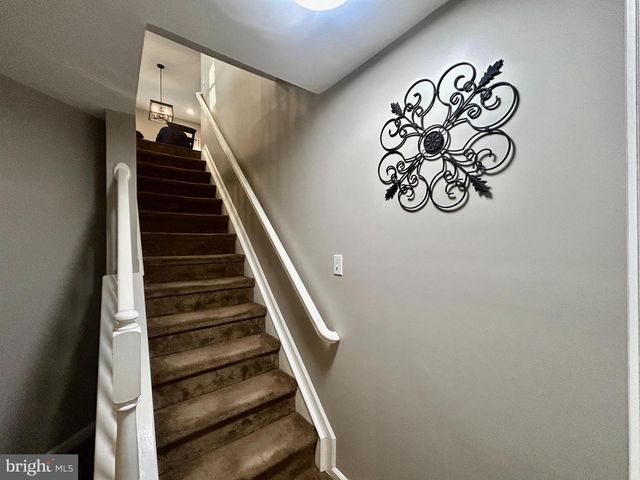 2 TEAKWOOD LN, Sicklerville, NJ 08081