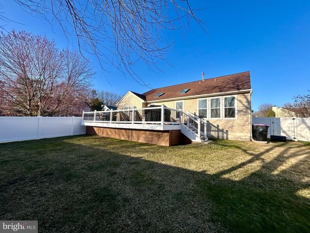 2 TEAKWOOD LN, Sicklerville, NJ 08081