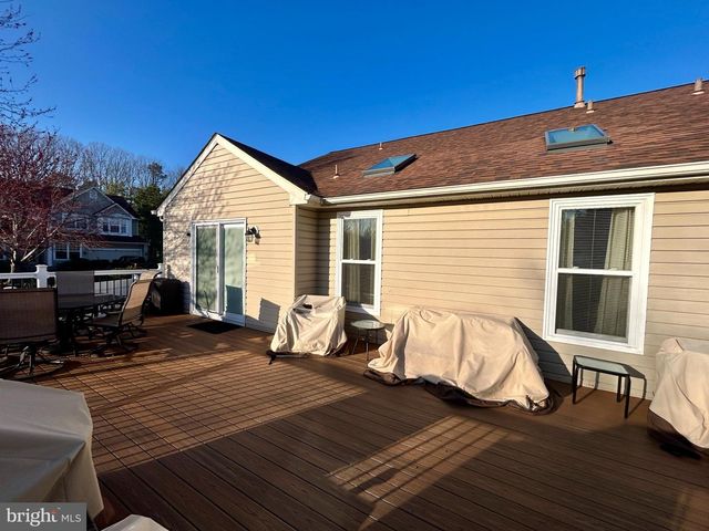 2 TEAKWOOD LN, Sicklerville, NJ 08081