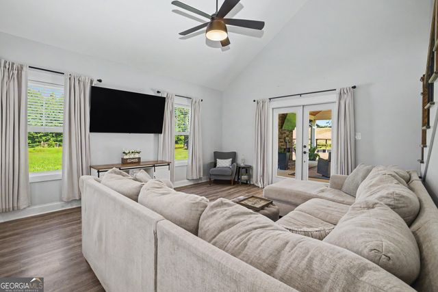 137 Lynch Road, Brooks, GA 30205