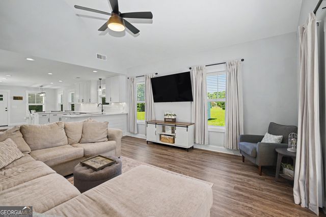 137 Lynch Road, Brooks, GA 30205