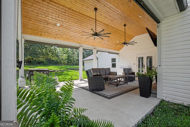 137 Lynch Road, Brooks, GA 30205