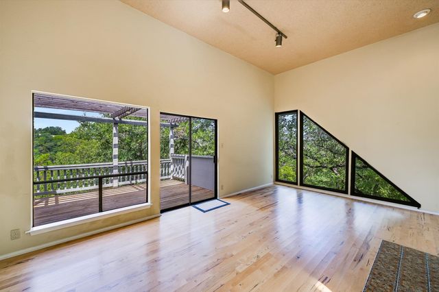 8804 Mountain Path CIR, Austin, TX 78759