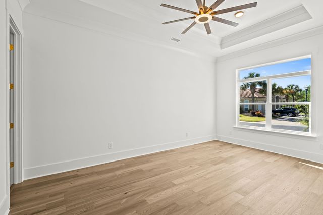 825 Bluffview Dr., Myrtle Beach, SC 29579