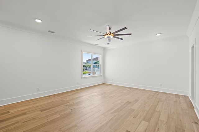 825 Bluffview Dr., Myrtle Beach, SC 29579
