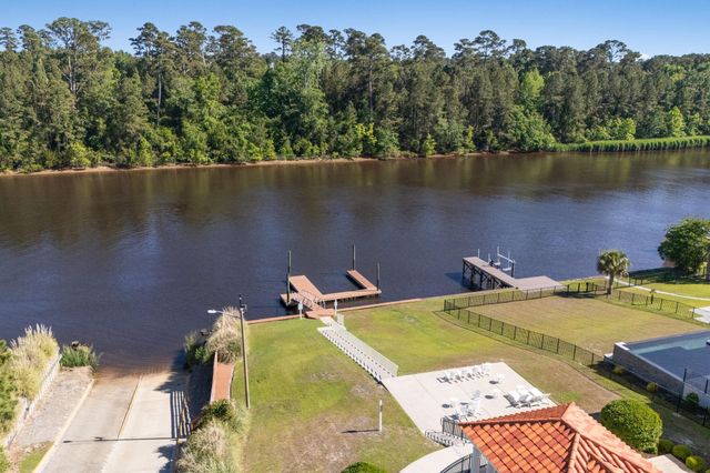 825 Bluffview Dr., Myrtle Beach, SC 29579