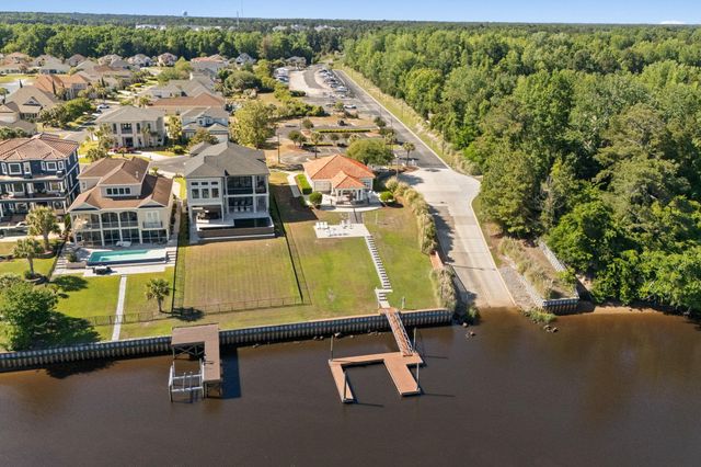 825 Bluffview Dr., Myrtle Beach, SC 29579