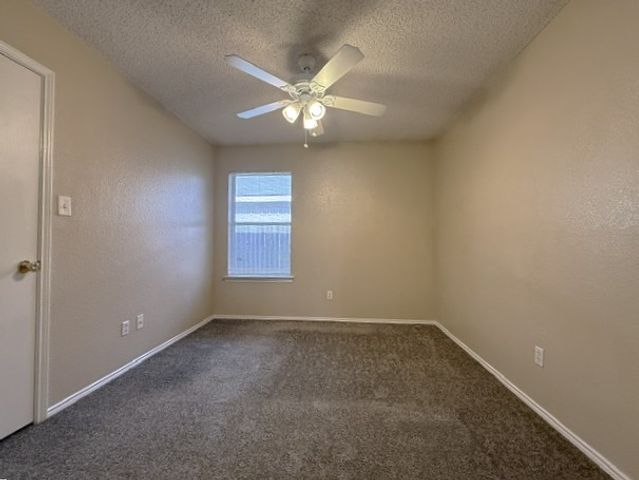 10909 Deauville Circle S, Fort Worth, TX 76108
