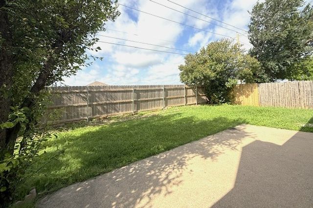 10909 Deauville Circle S, Fort Worth, TX 76108