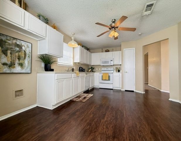 10909 Deauville Circle S, Fort Worth, TX 76108