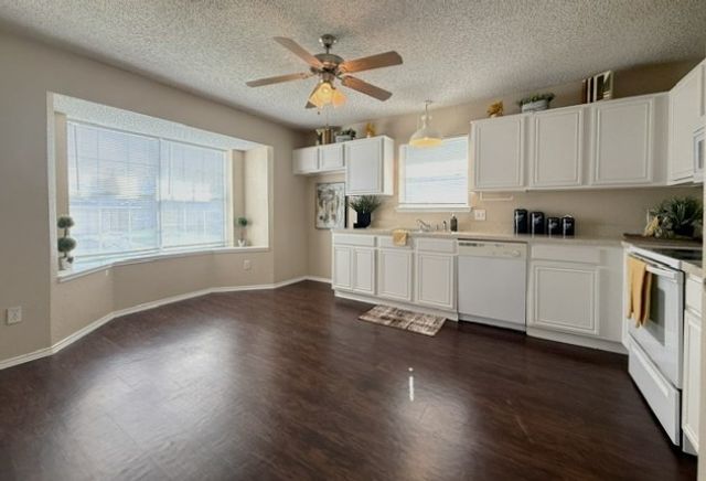 10909 Deauville Circle S, Fort Worth, TX 76108