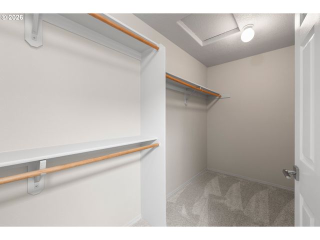 1295 Ne SETTING SUN Dr, Hillsboro, OR 97124