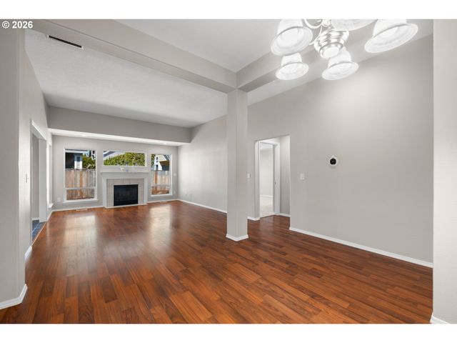 1295 Ne SETTING SUN Dr, Hillsboro, OR 97124