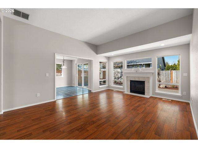 1295 Ne SETTING SUN Dr, Hillsboro, OR 97124