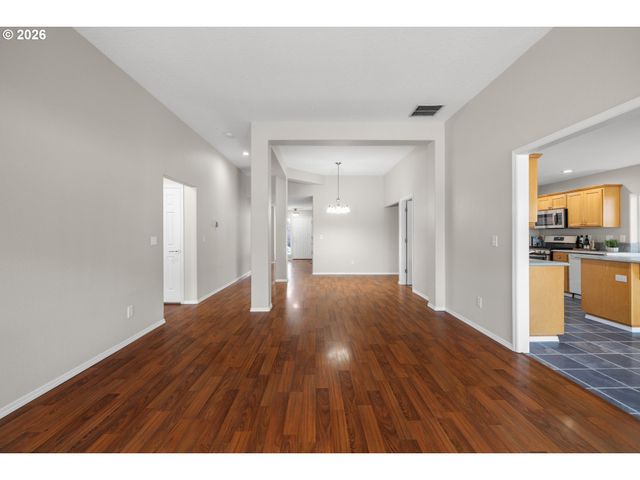 1295 Ne SETTING SUN Dr, Hillsboro, OR 97124