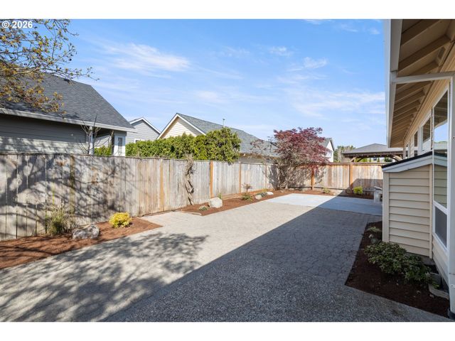 1295 Ne SETTING SUN Dr, Hillsboro, OR 97124