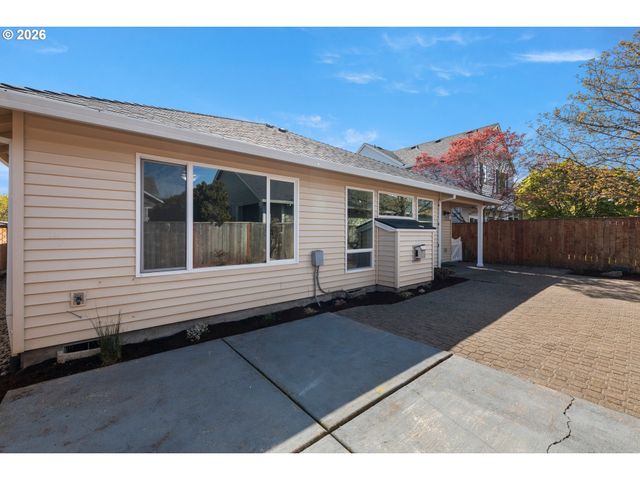 1295 Ne SETTING SUN Dr, Hillsboro, OR 97124